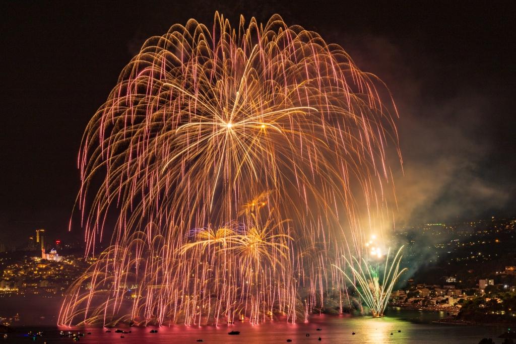 Fuegos artificiales del Castell de l'Olla